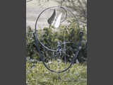 108 - 2014, Mann mit Schutzengel, Stahl Edelstahl, Ringdurchmesser: 79cm, Windspiel